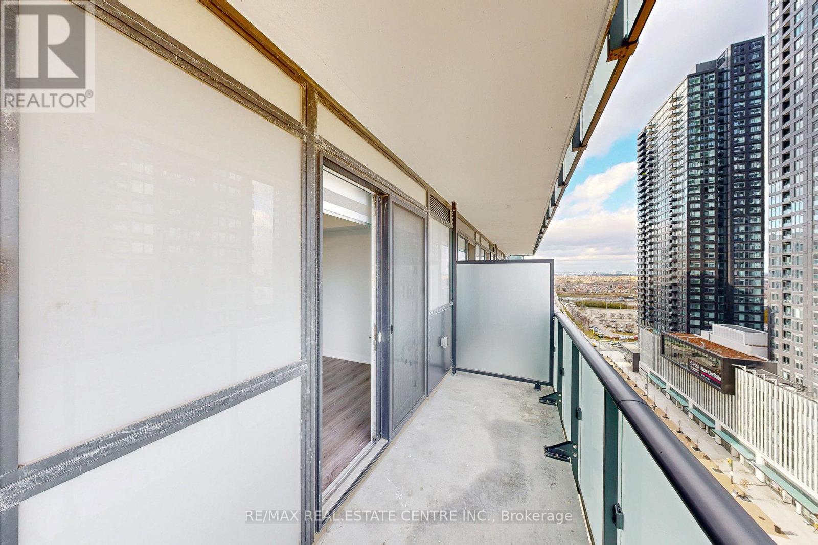 1403 - 430 Square One Drive, Mississauga, Ontario  L5B 0L6 - Photo 33 - W12587694