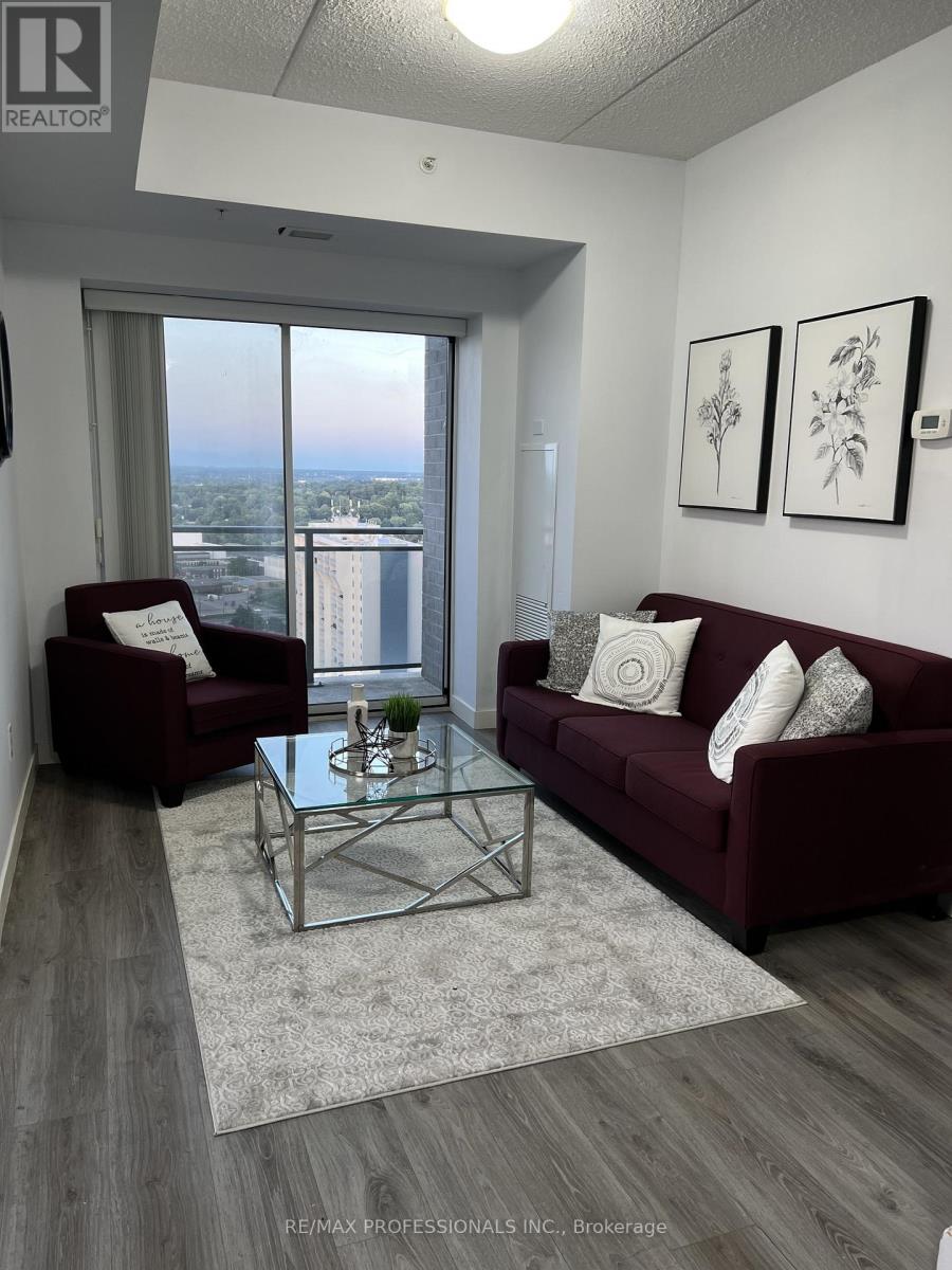 318 Spruce Street, Waterloo, Ontario  N2L 0E9 - Photo 2 - X12600710