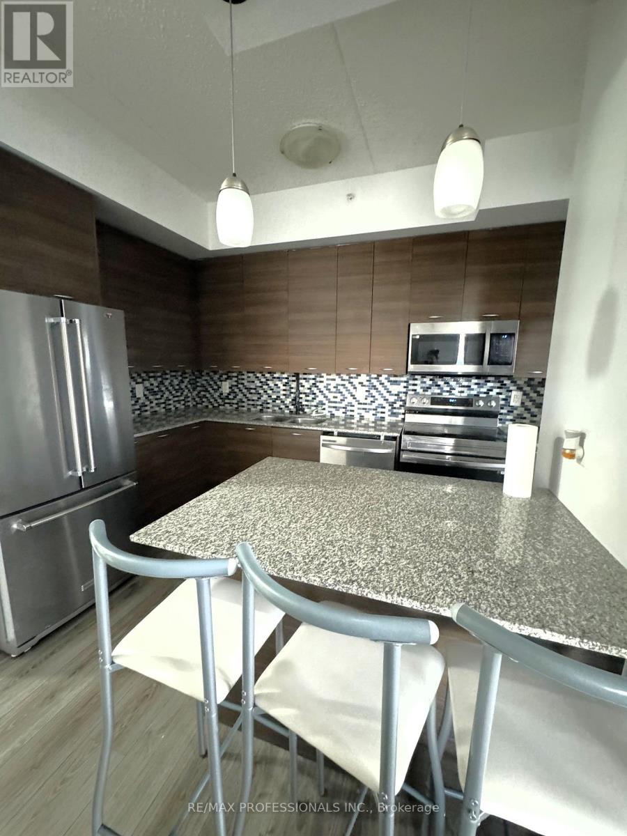 318 Spruce Street, Waterloo, Ontario  N2L 0E9 - Photo 3 - X12600710