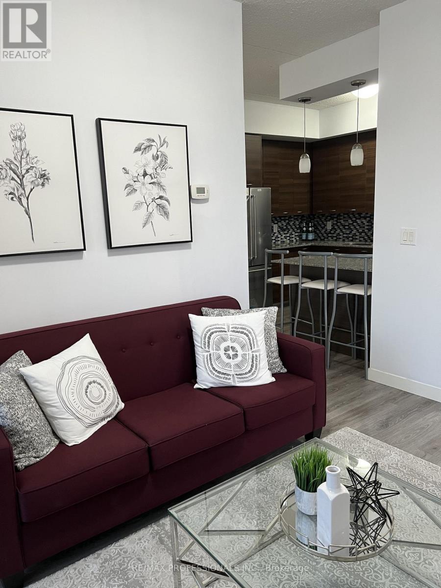 318 Spruce Street, Waterloo, Ontario  N2L 0E9 - Photo 4 - X12600710