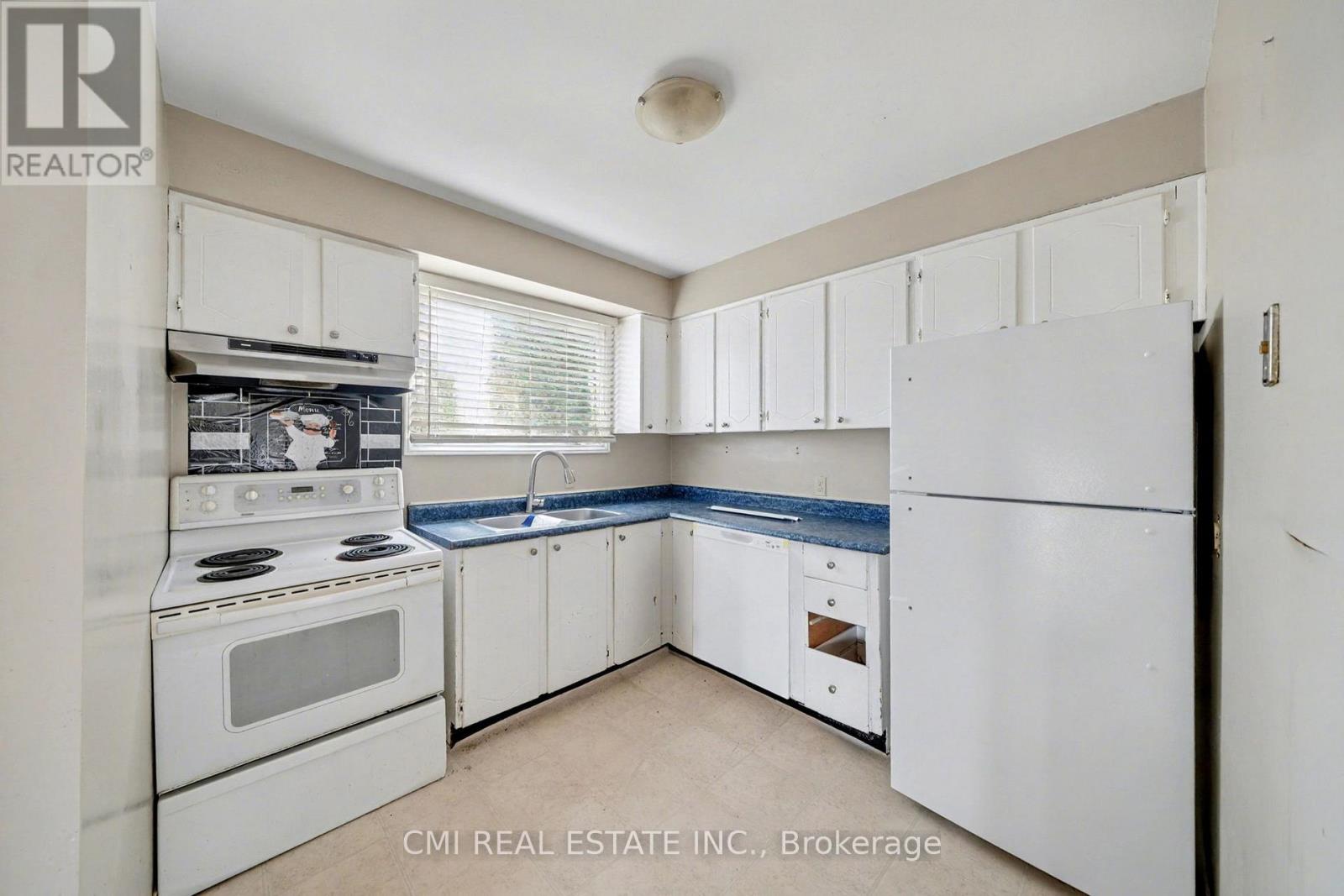 916 Woodbine Avenue, Greater Sudbury, Ontario  P3A 5A8 - Photo 14 - X12600762