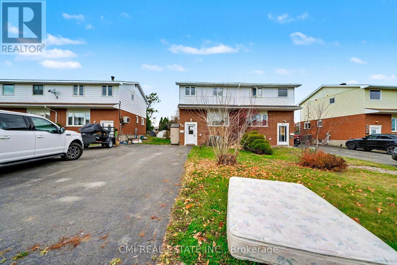 916 Woodbine Avenue, Greater Sudbury, Ontario  P3A 5A8 - Photo 2 - X12600762