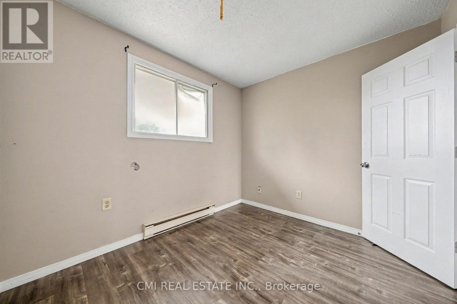 916 Woodbine Avenue, Greater Sudbury, Ontario  P3A 5A8 - Photo 22 - X12600762