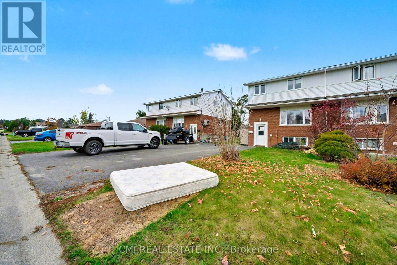 916 Woodbine Avenue, Greater Sudbury, Ontario  P3A 5A8 - Photo 4 - X12600762