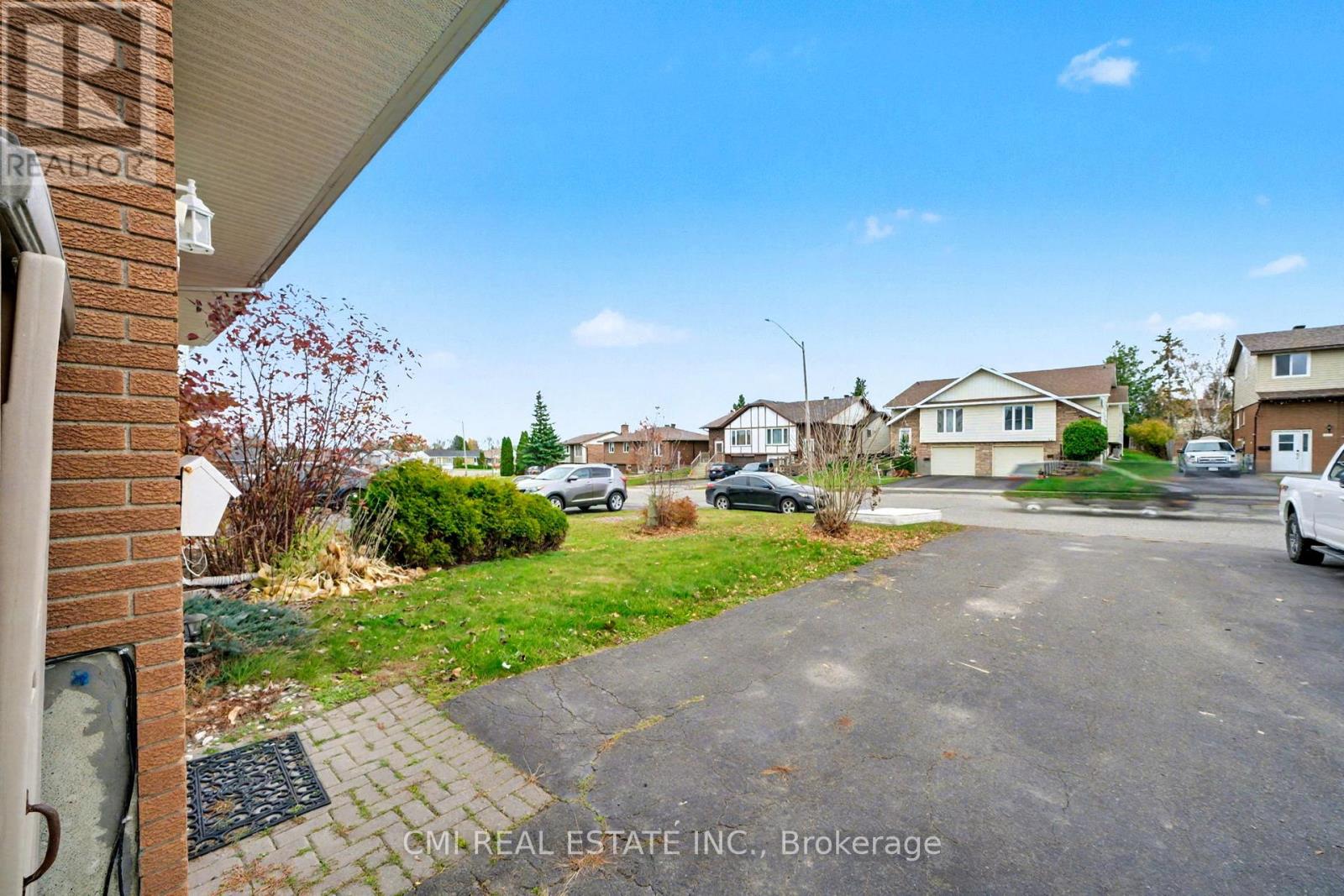 916 Woodbine Avenue, Greater Sudbury, Ontario  P3A 5A8 - Photo 5 - X12600762