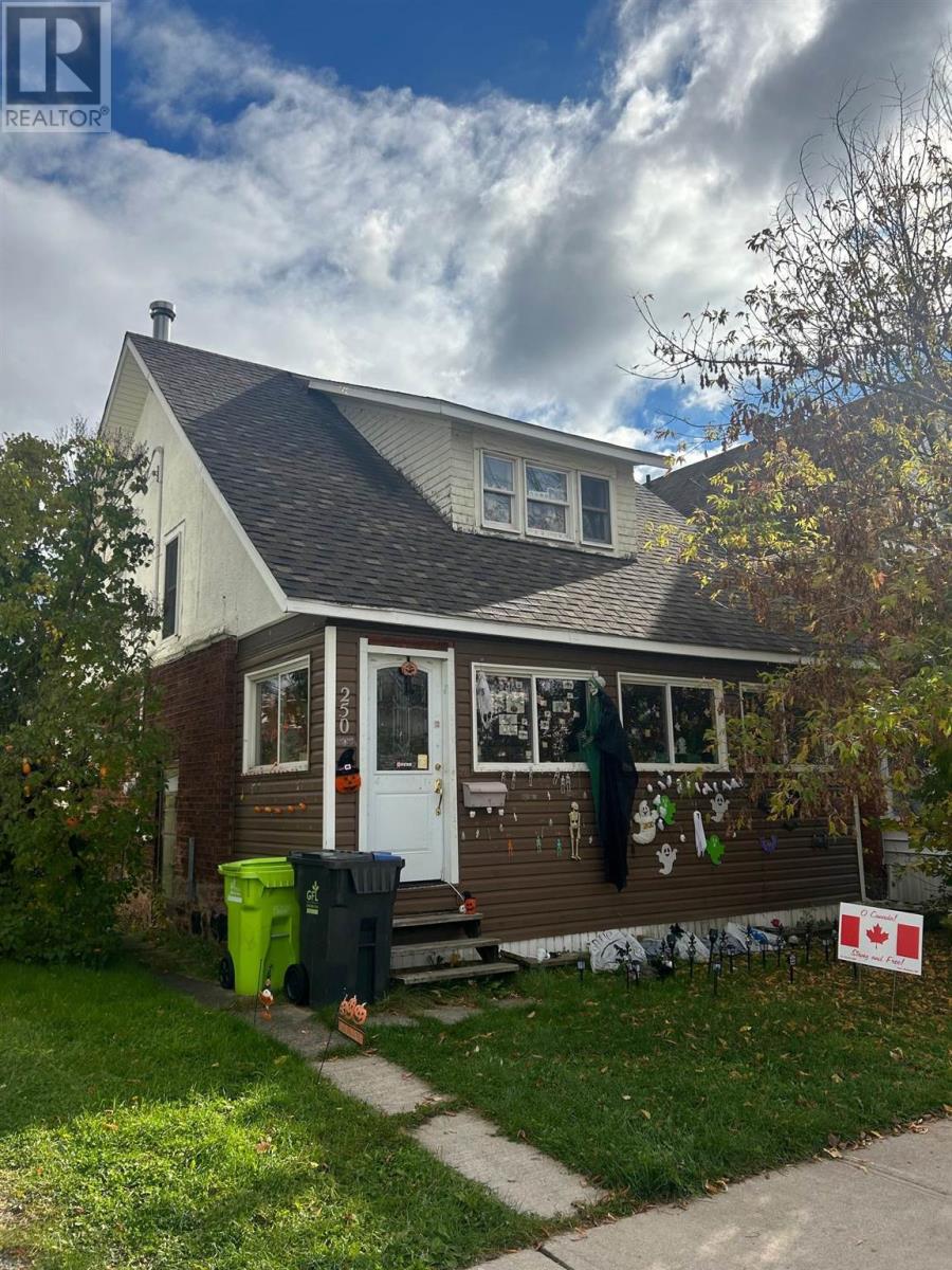 250 John St, Sault Ste. Marie, Ontario  P6A 1P5 - Photo 1 - SM253094