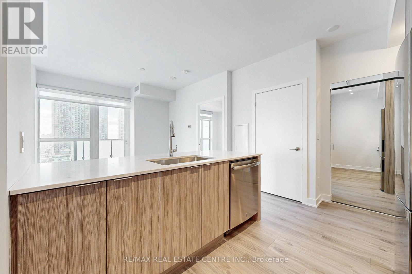 1403 - 430 Square One Drive, Mississauga, Ontario  L5B 0L6 - Photo 13 - W12587694