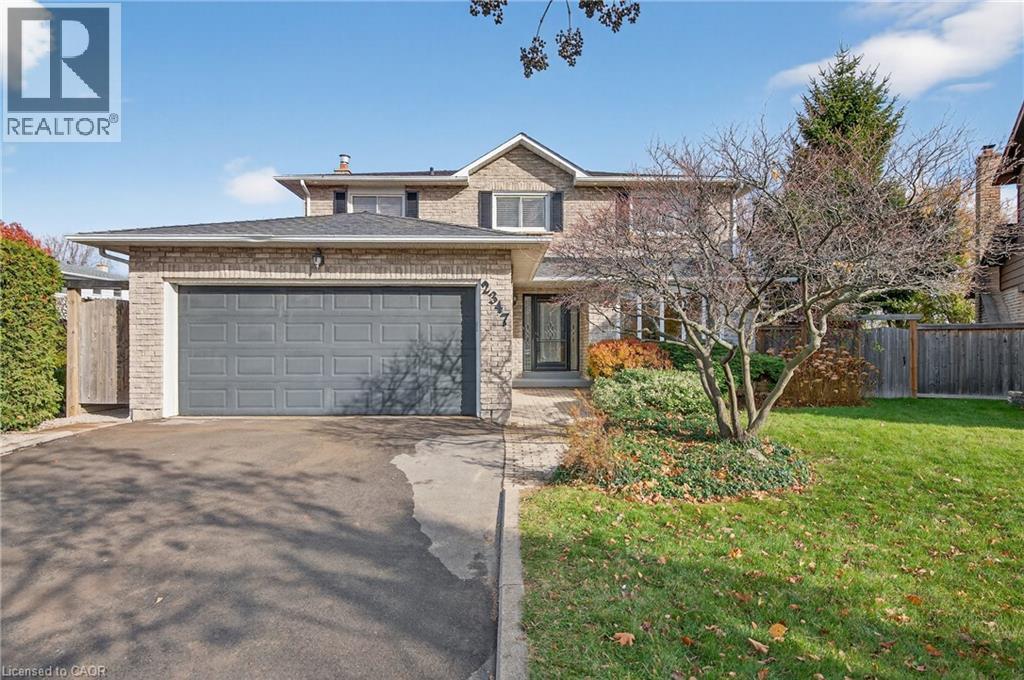 2347 Tweedsmuir Court, Burlington, Ontario  L7P 4K9 - Photo 3 - 40789063