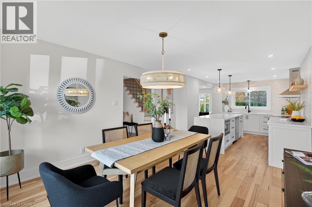 2347 Tweedsmuir Court, Burlington, Ontario  L7P 4K9 - Photo 7 - 40789063