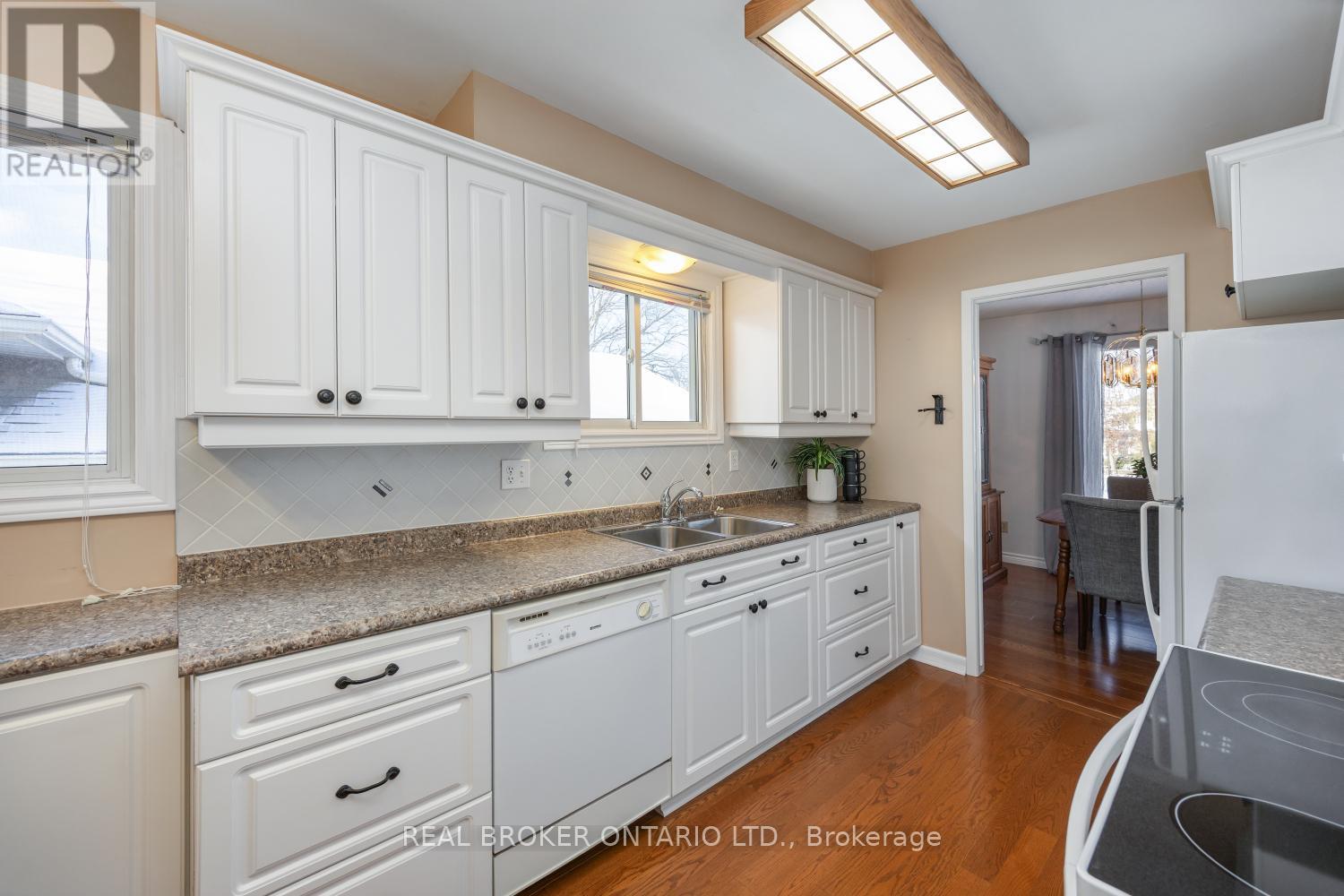 1189 Erinlea Avenue, Oshawa, Ontario  L1H 7J4 - Photo 12 - E12600838