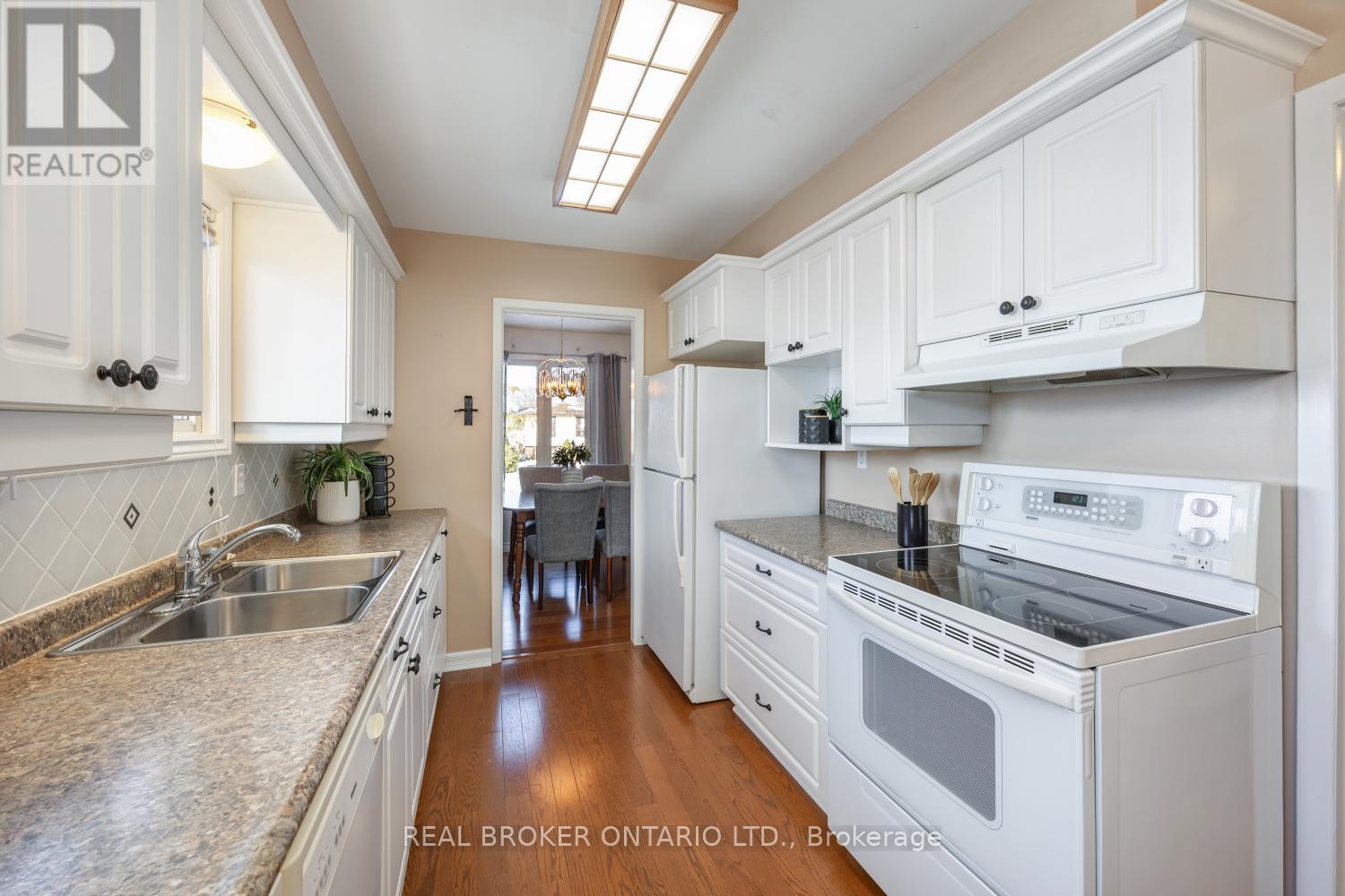 1189 Erinlea Avenue, Oshawa, Ontario  L1H 7J4 - Photo 13 - E12600838