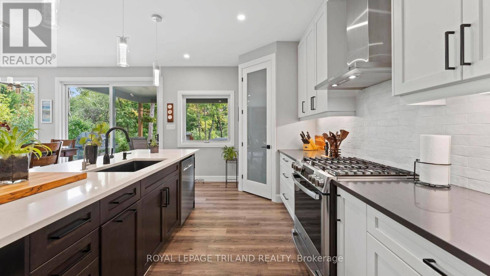 8443 Goosemarsh Line, Lambton Shores, Ontario  N0M 1T0 - Photo 12 - X12600816