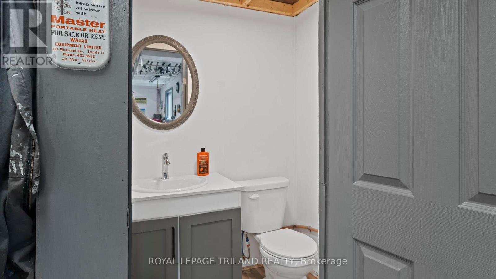 8443 Goosemarsh Line, Lambton Shores, Ontario  N0M 1T0 - Photo 32 - X12600816