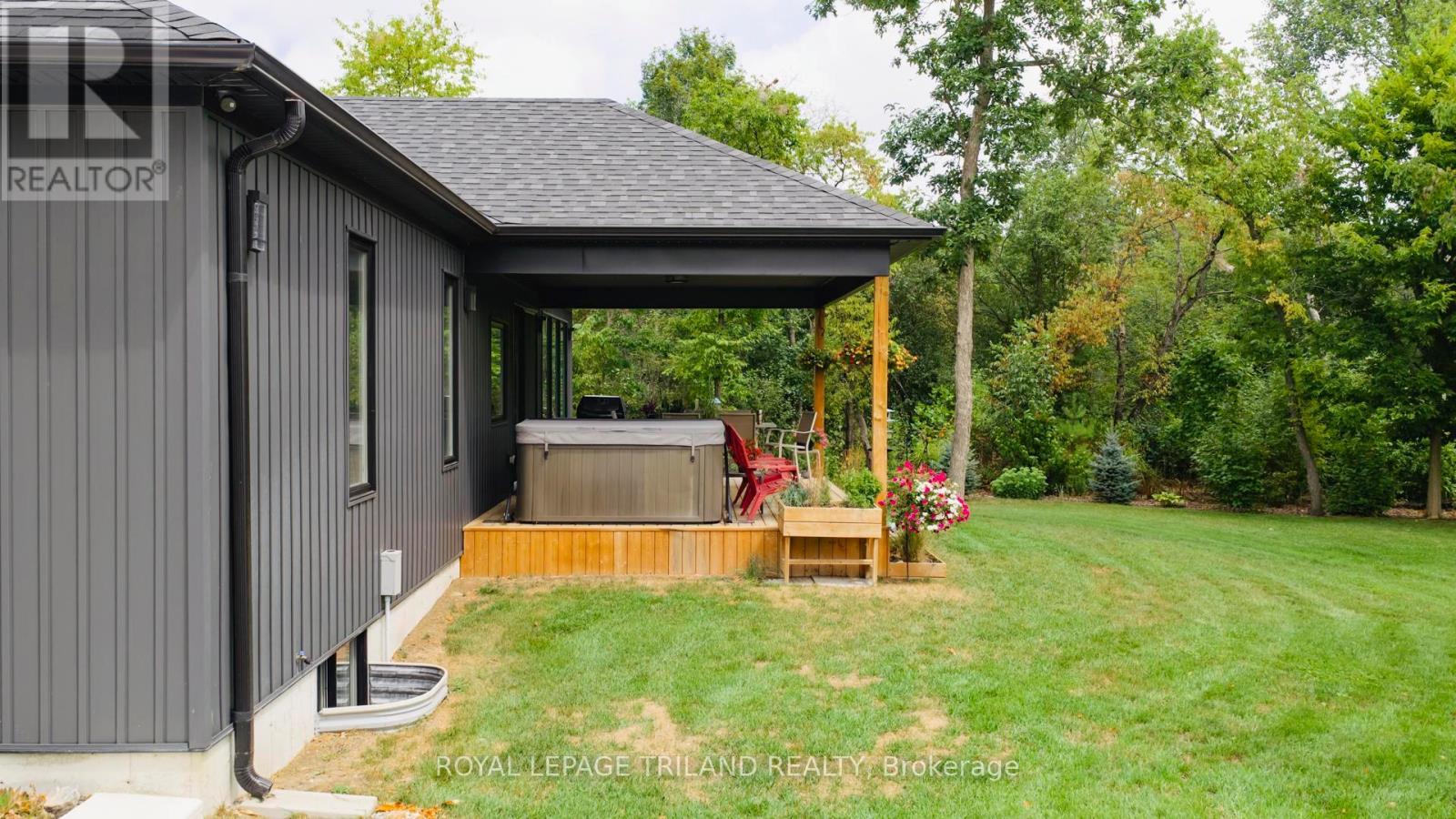 8443 Goosemarsh Line, Lambton Shores, Ontario  N0M 1T0 - Photo 45 - X12600816