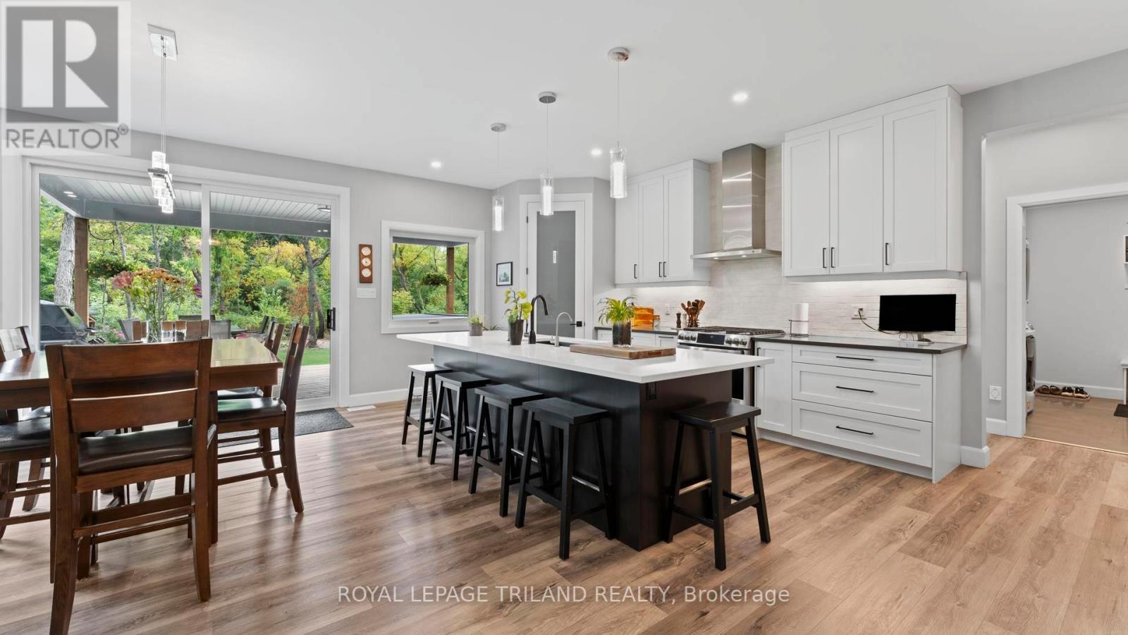 8443 Goosemarsh Line, Lambton Shores, Ontario  N0M 1T0 - Photo 6 - X12600816