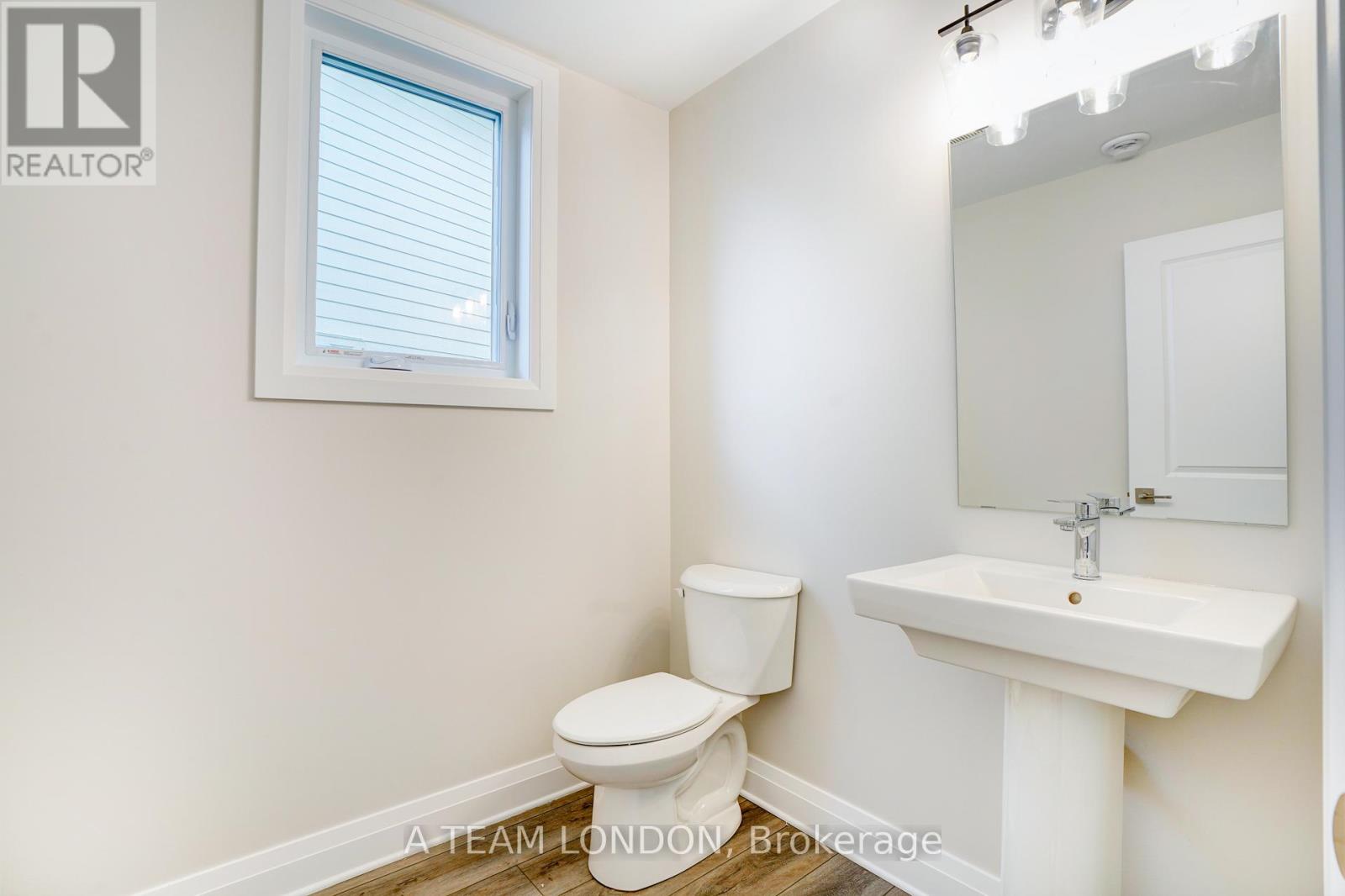 72 The Promenade, Central Elgin, Ontario N5L 1C5 - Photo 17 - X12600904