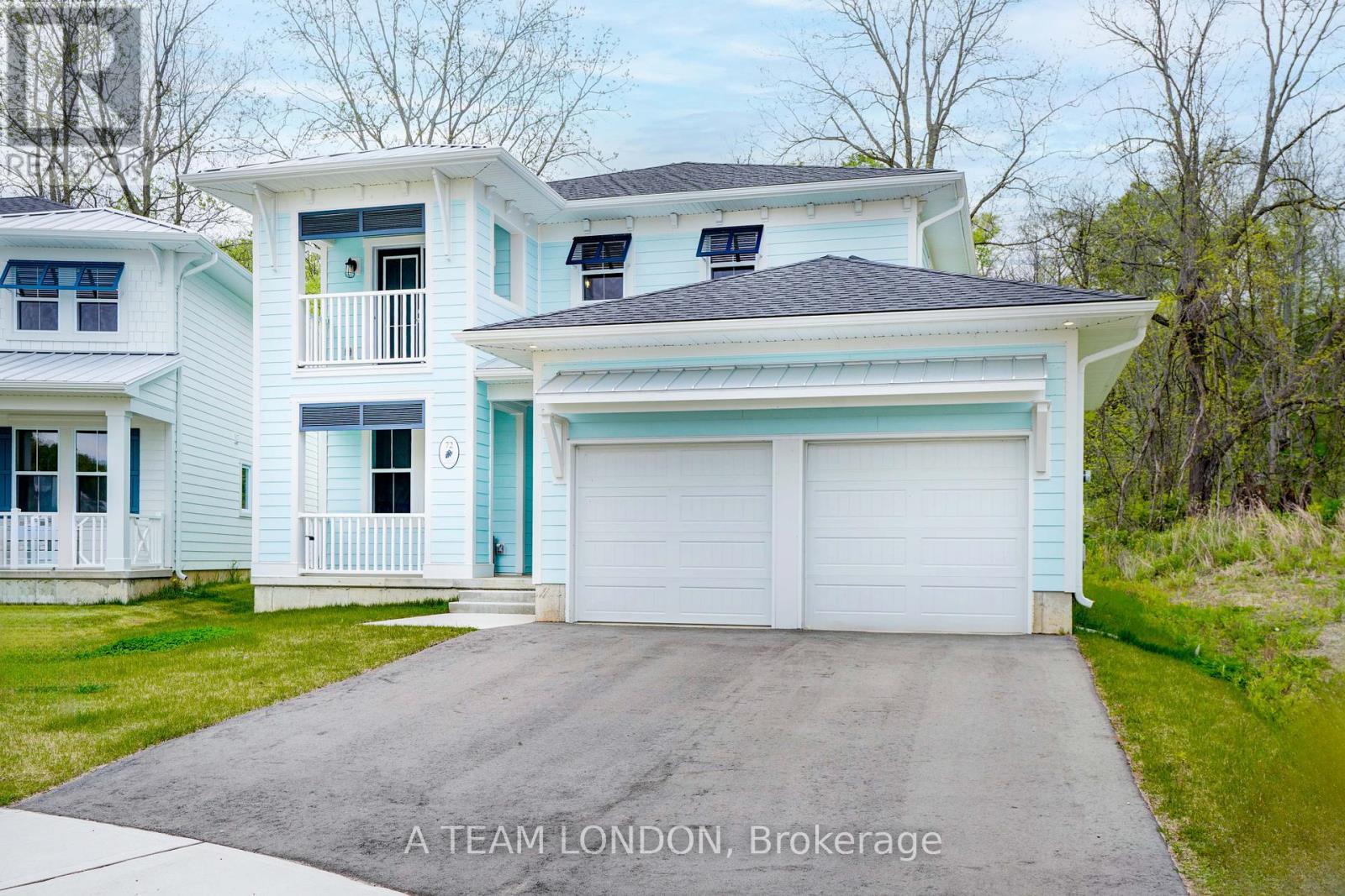 72 The Promenade, Central Elgin, Ontario N5L 1C5 - Photo 2 - X12600904