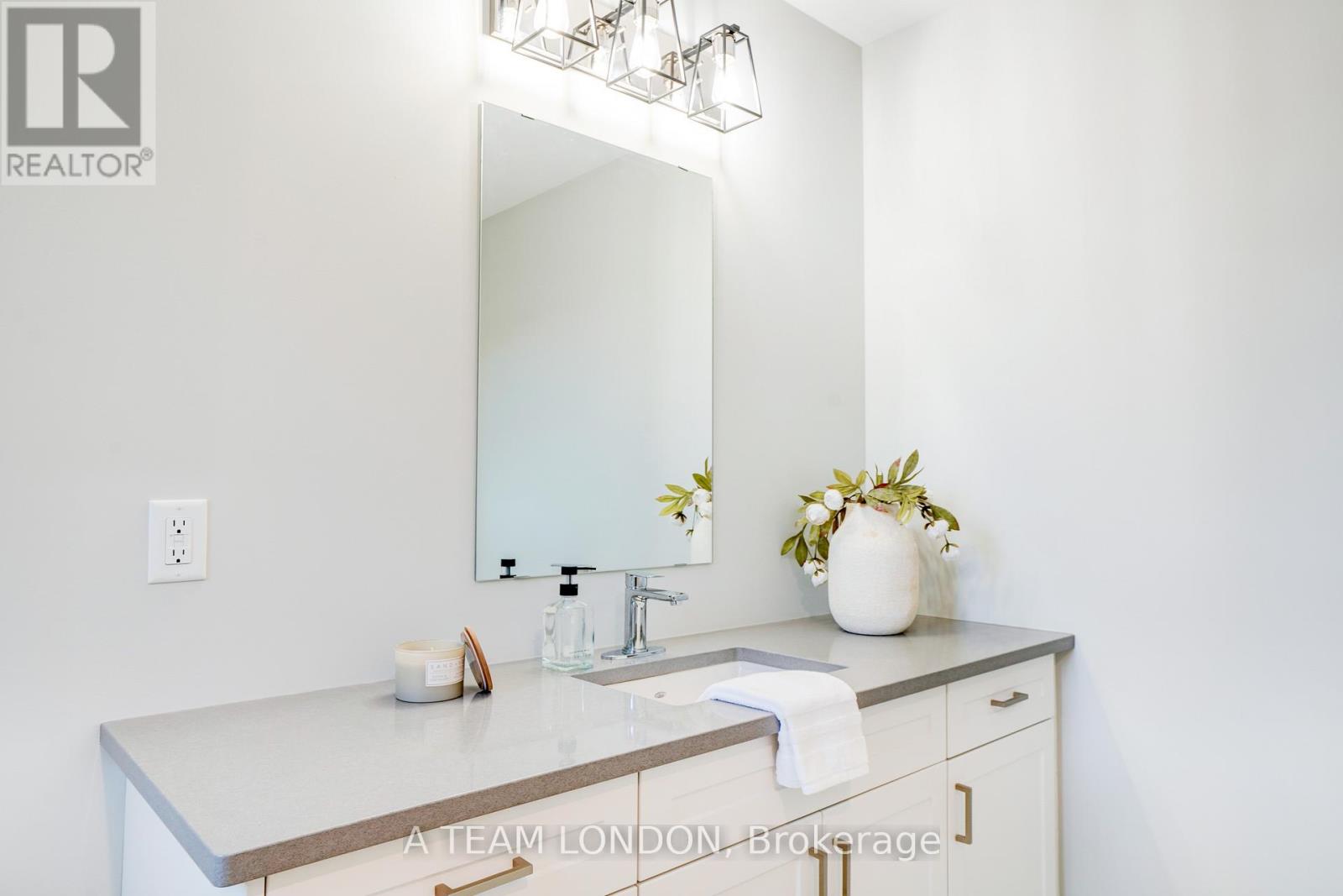 72 The Promenade, Central Elgin, Ontario N5L 1C5 - Photo 22 - X12600904