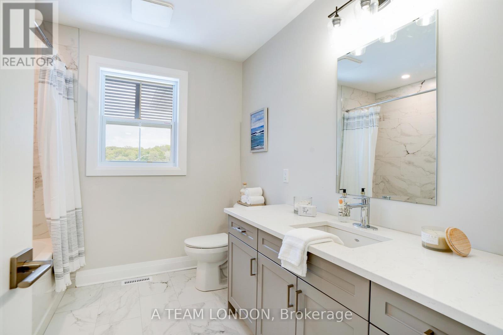 72 The Promenade, Central Elgin, Ontario N5L 1C5 - Photo 34 - X12600904