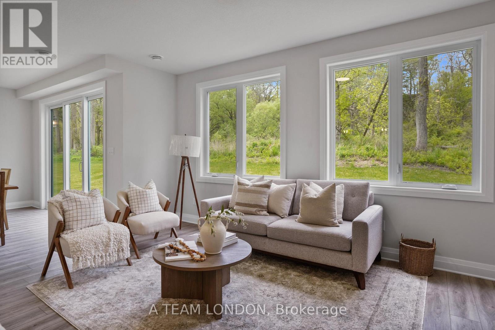 72 The Promenade, Central Elgin, Ontario N5L 1C5 - Photo 7 - X12600904