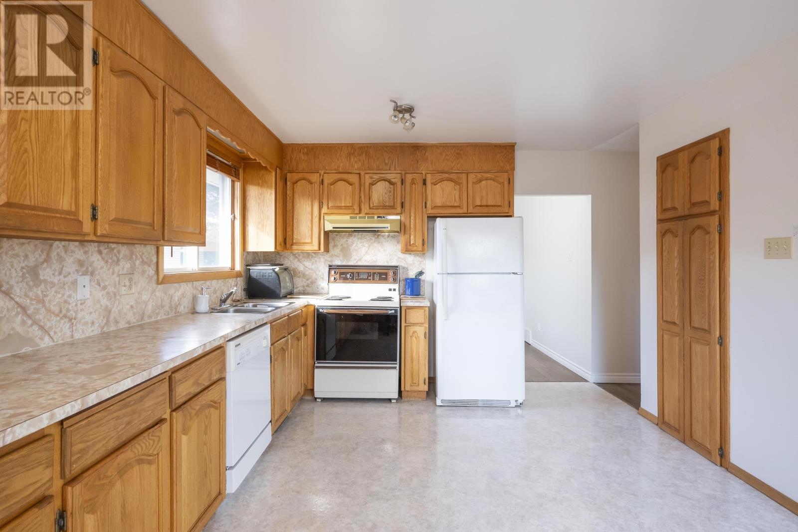 301 Sherwood Ave, Thunder Bay, Ontario P7B 6L2 - Photo 12 - TB253469