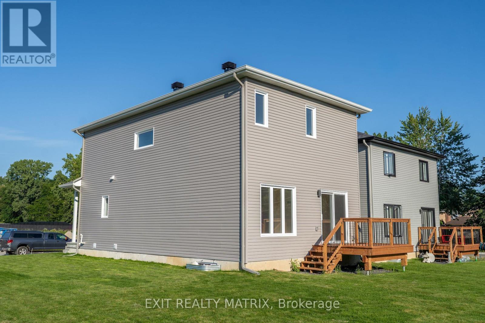 1404 Caroline Court, Cornwall, Ontario K6J 0C5 - Photo 3 - X12601004