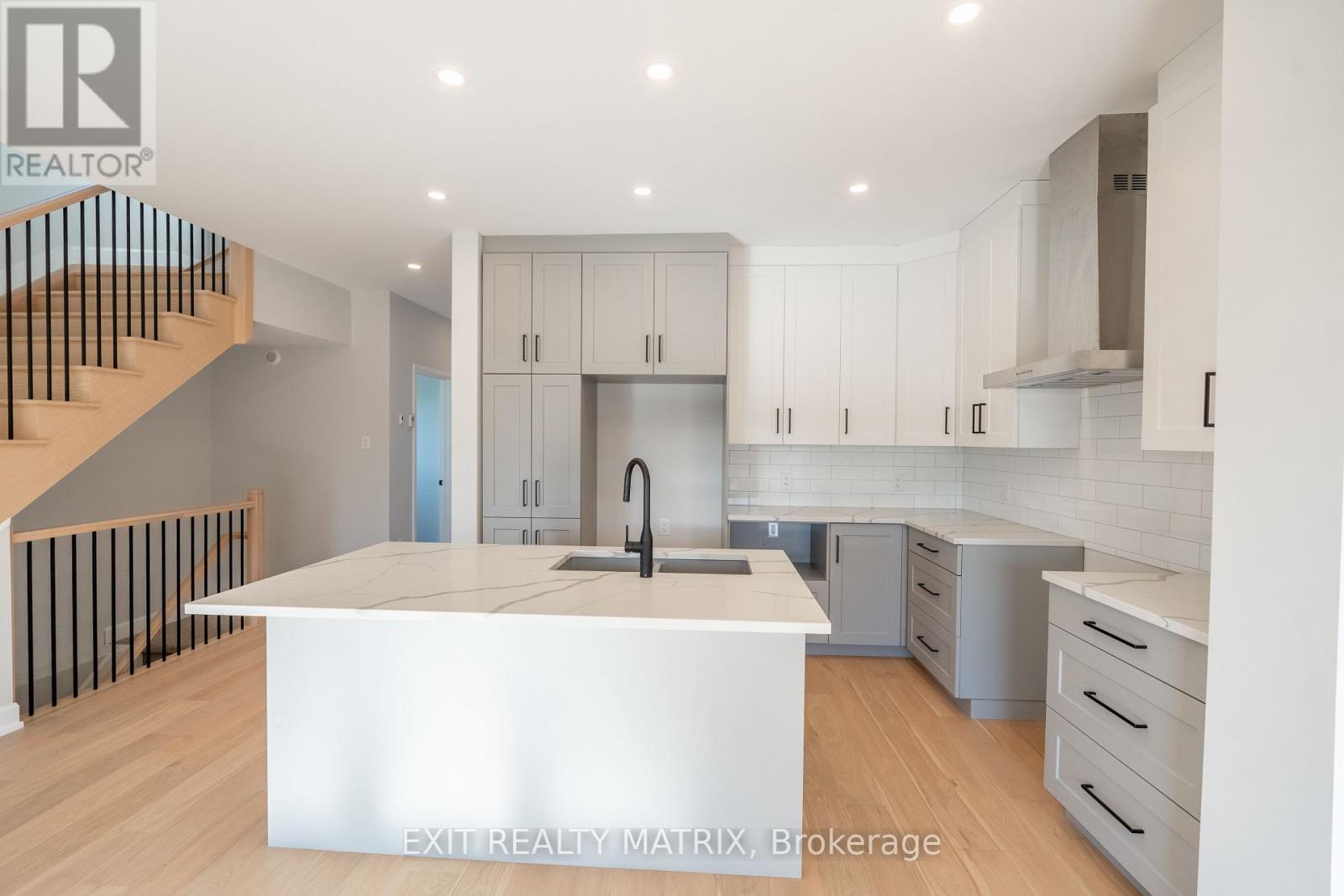 1404 Caroline Court, Cornwall, Ontario K6J 0C5 - Photo 9 - X12601004