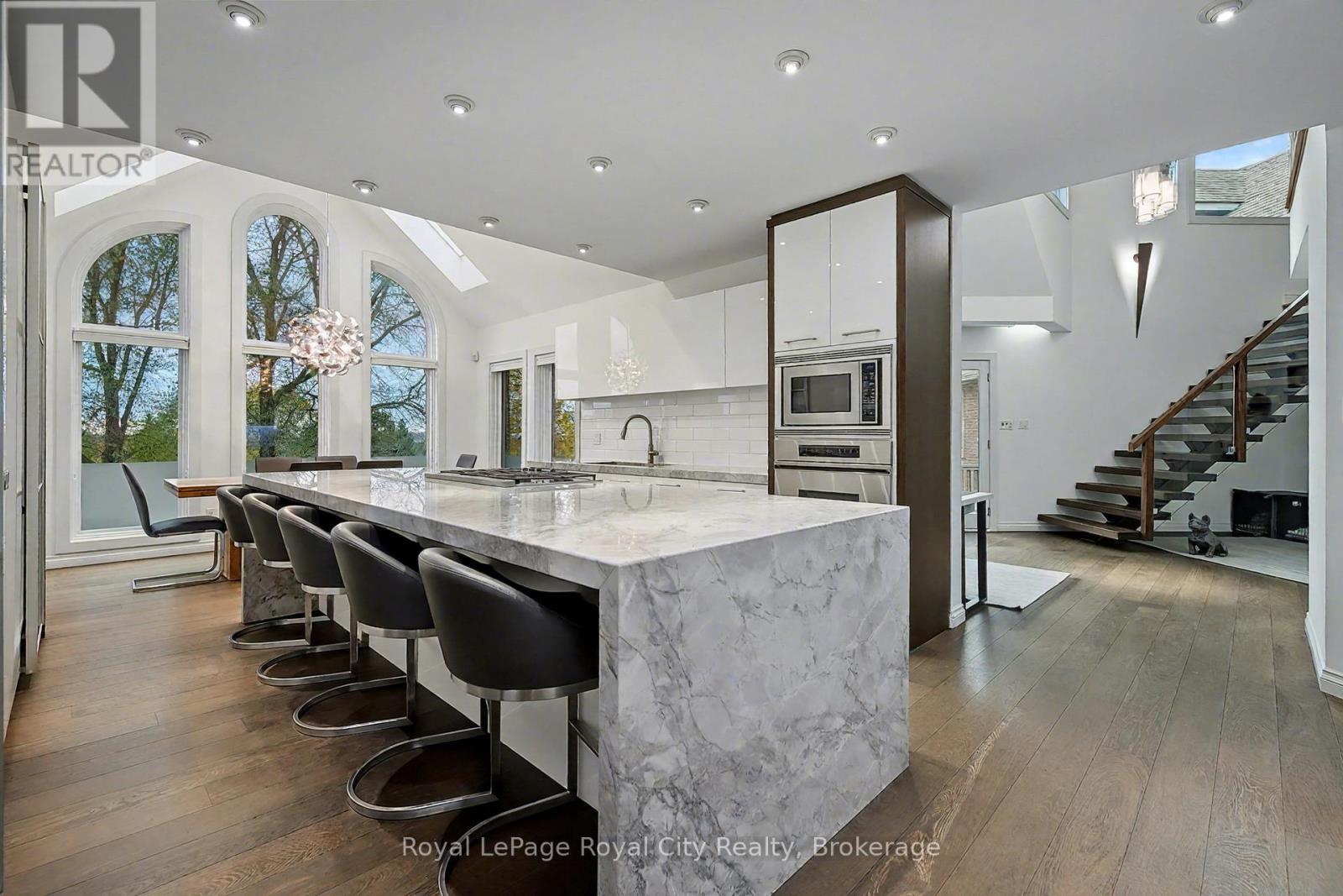 20 Fox Run Drive, Puslinch, Ontario N0B 2J0 - Photo 11 - X12464474