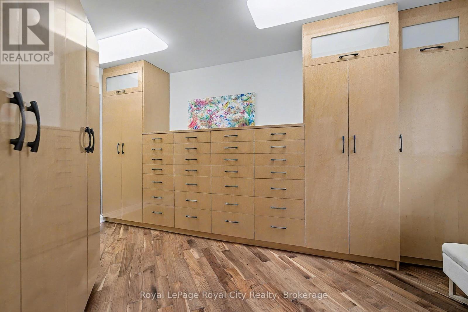 20 Fox Run Drive, Puslinch, Ontario N0B 2J0 - Photo 17 - X12464474