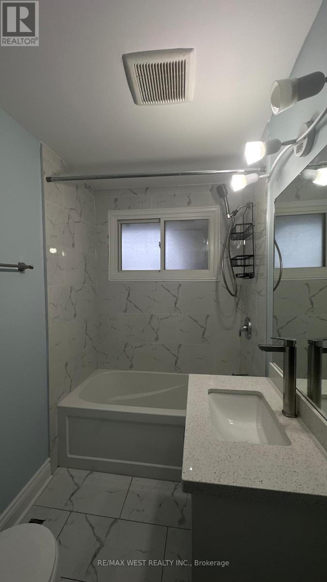 72 Daphne Crescent, Barrie, Ontario  L4M 2Y9 - Photo 5 - S12586908