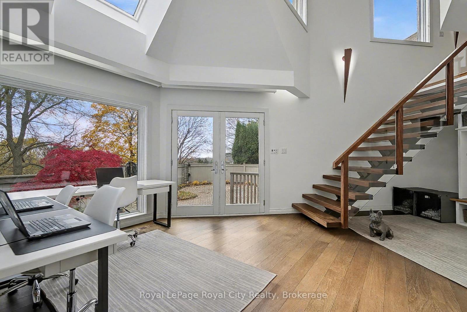 20 Fox Run Drive, Puslinch, Ontario N0B 2J0 - Photo 19 - X12464474