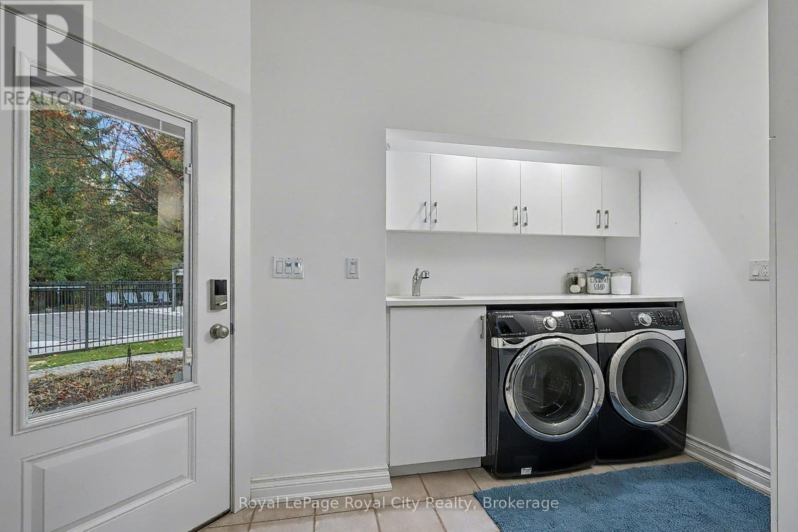 20 Fox Run Drive, Puslinch, Ontario N0B 2J0 - Photo 18 - X12464474