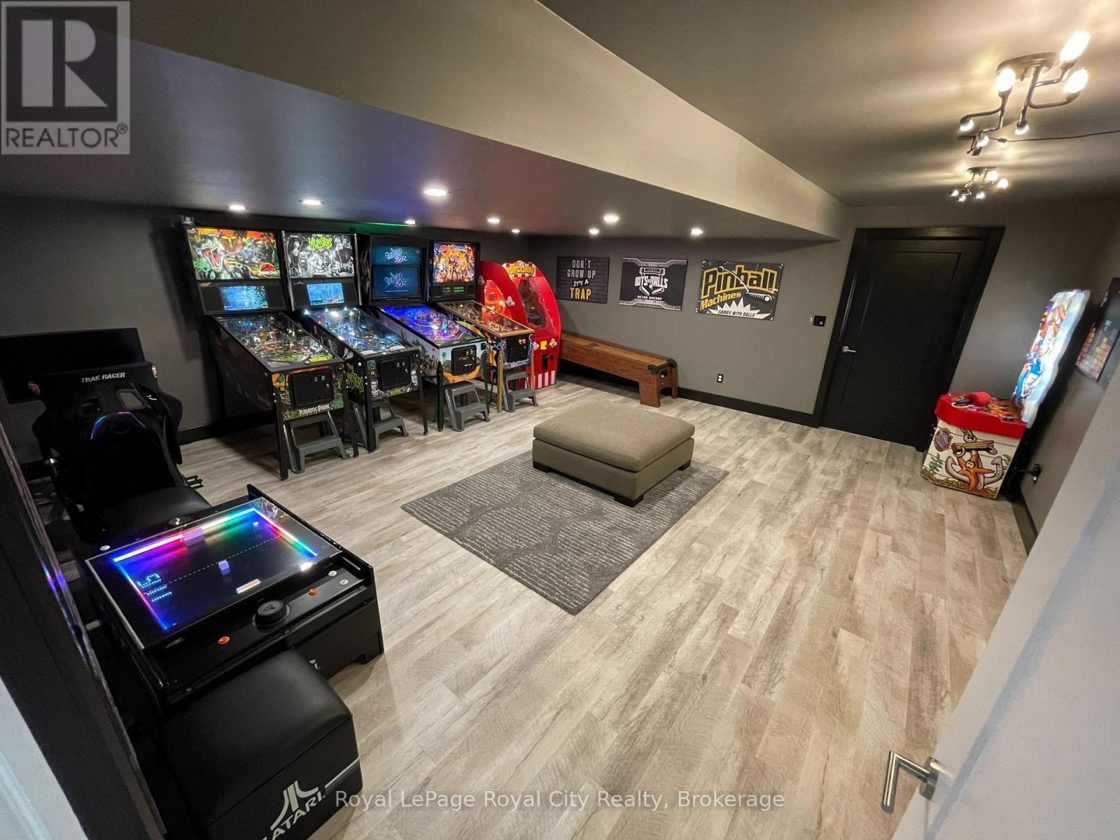 20 Fox Run Drive, Puslinch, Ontario N0B 2J0 - Photo 34 - X12464474