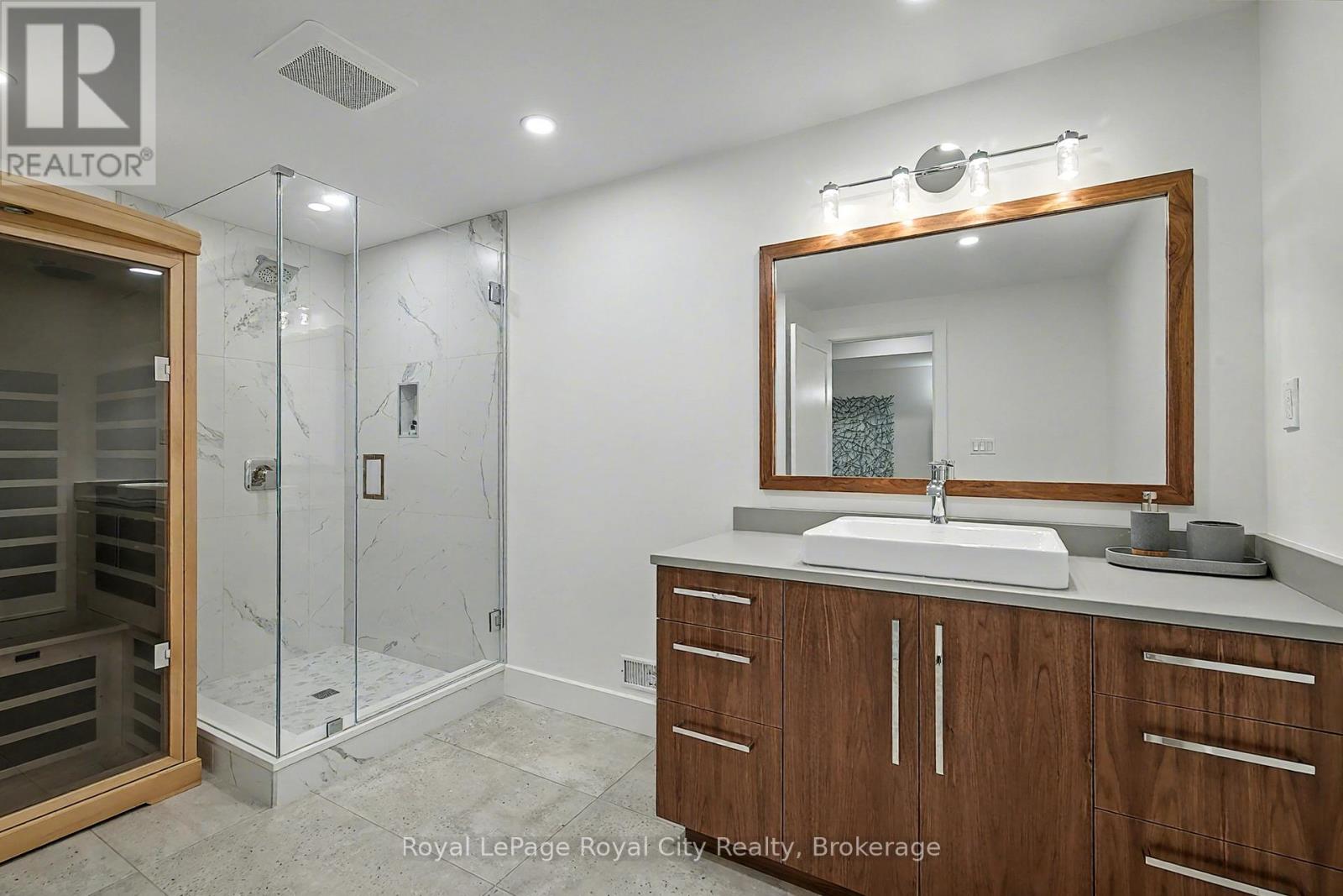 20 Fox Run Drive, Puslinch, Ontario N0B 2J0 - Photo 31 - X12464474