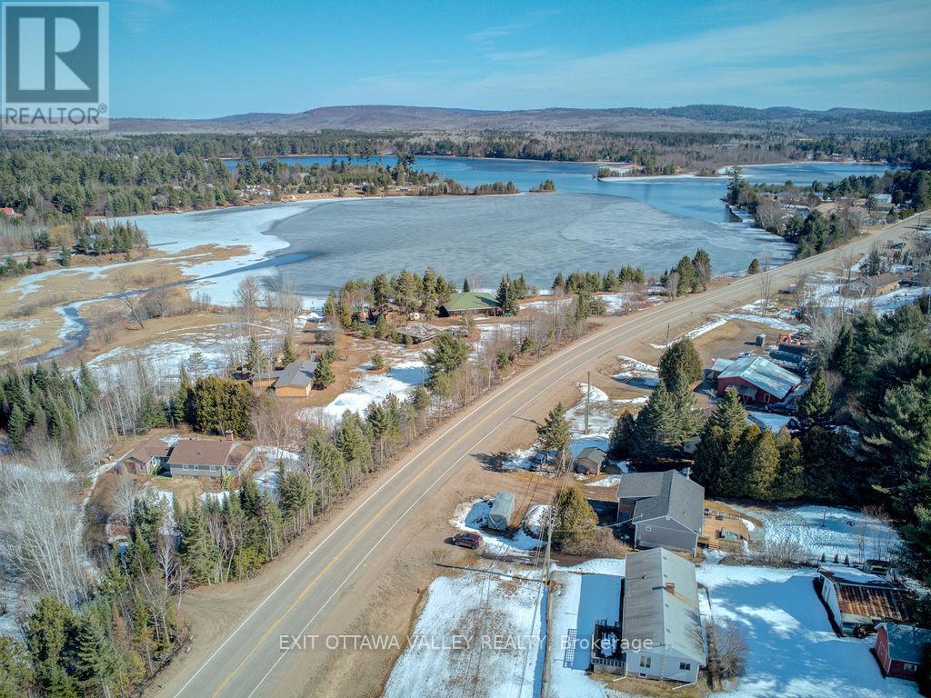 39090 Combermere Road, Madawaska Valley, Ontario  K0J 1L0 - Photo 16 - X12601008
