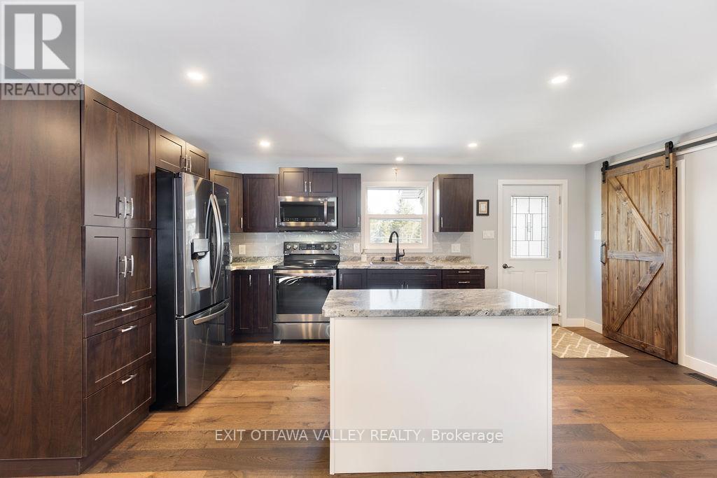 39090 Combermere Road, Madawaska Valley, Ontario  K0J 1L0 - Photo 19 - X12601008