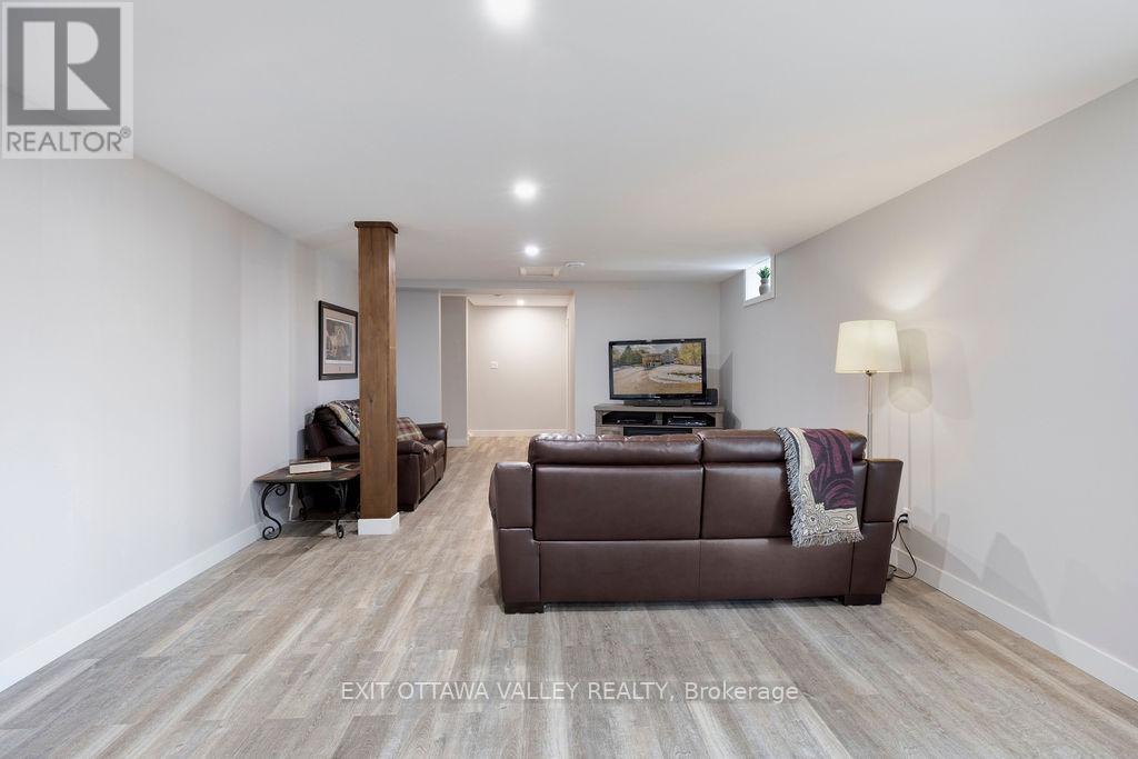 39090 Combermere Road, Madawaska Valley, Ontario  K0J 1L0 - Photo 30 - X12601008