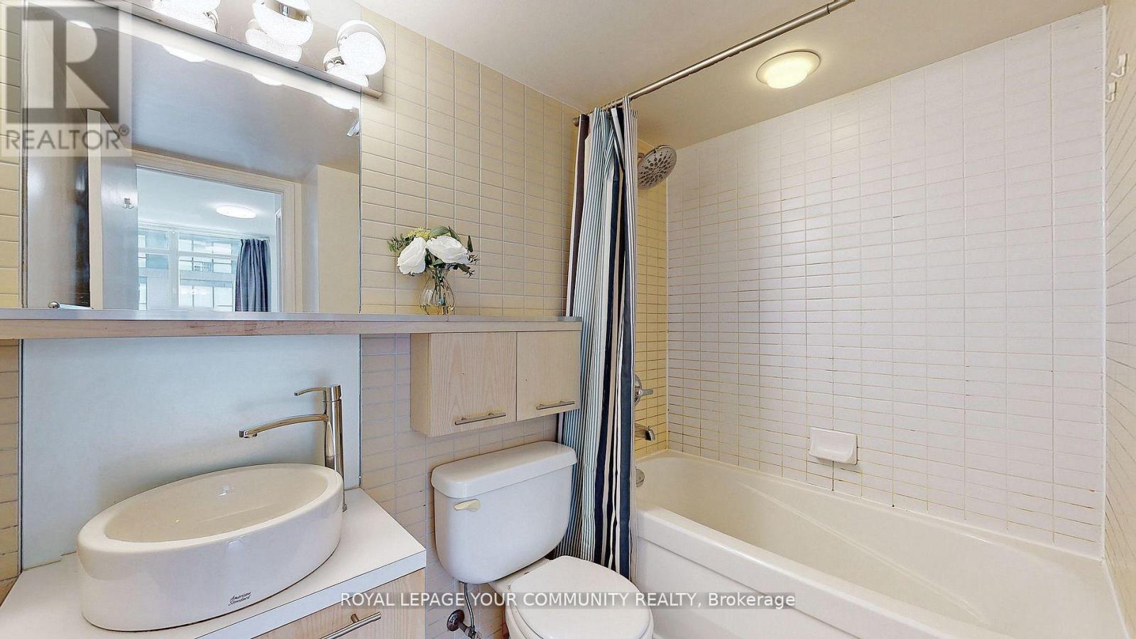 1701 - 21 Carlton Street, Toronto, Ontario  M5B 1L3 - Photo 26 - C12600868