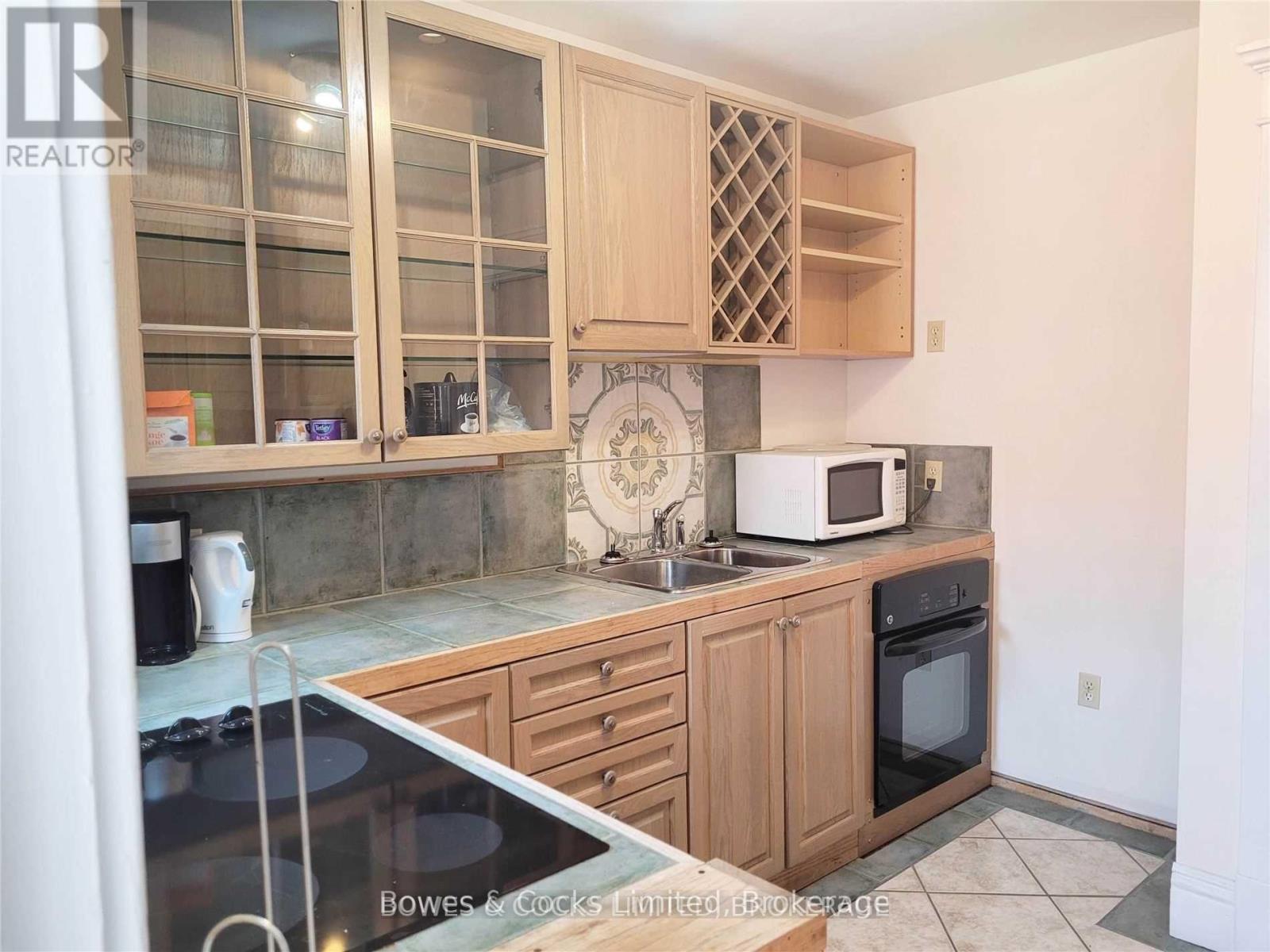 317 Reid Street, Peterborough, Ontario  K9J 3R2 - Photo 9 - X12245346