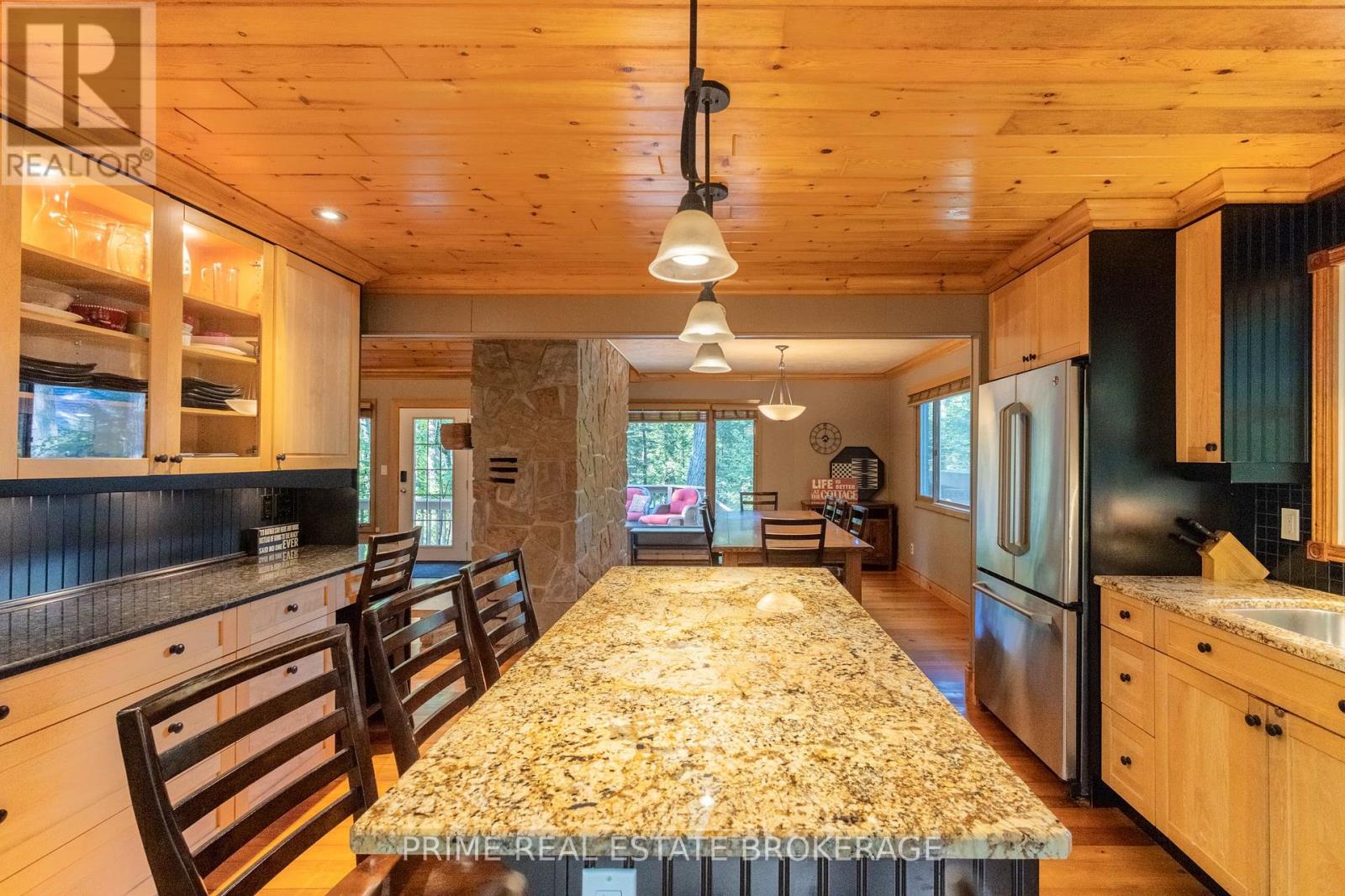 10257 Woodpark Court, Lambton Shores, Ontario  N0M 1T0 - Photo 13 - X12512936