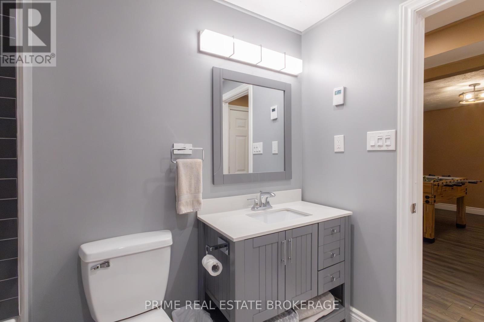 10257 Woodpark Court, Lambton Shores, Ontario  N0M 1T0 - Photo 36 - X12512936