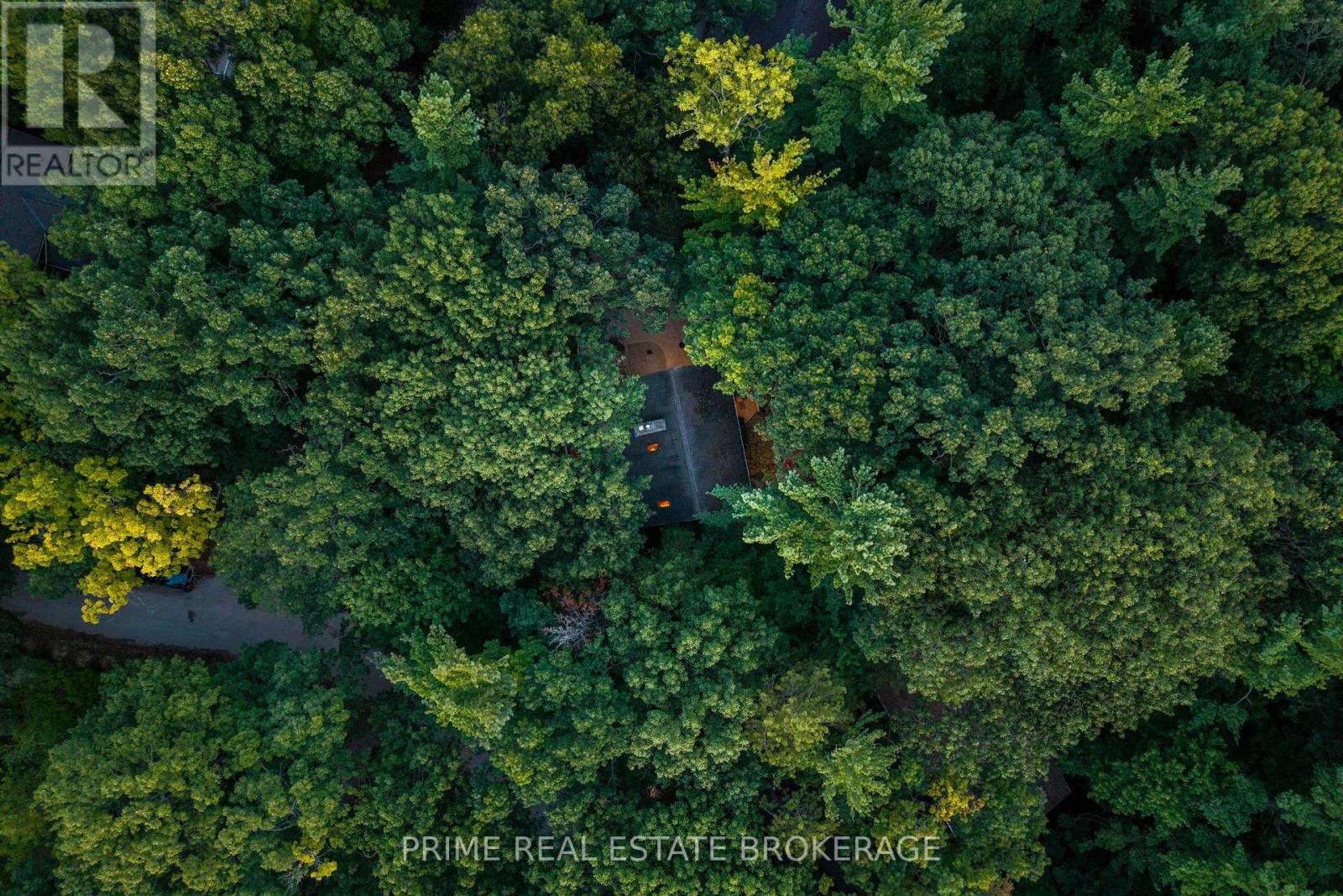 10257 Woodpark Court, Lambton Shores, Ontario  N0M 1T0 - Photo 46 - X12512936