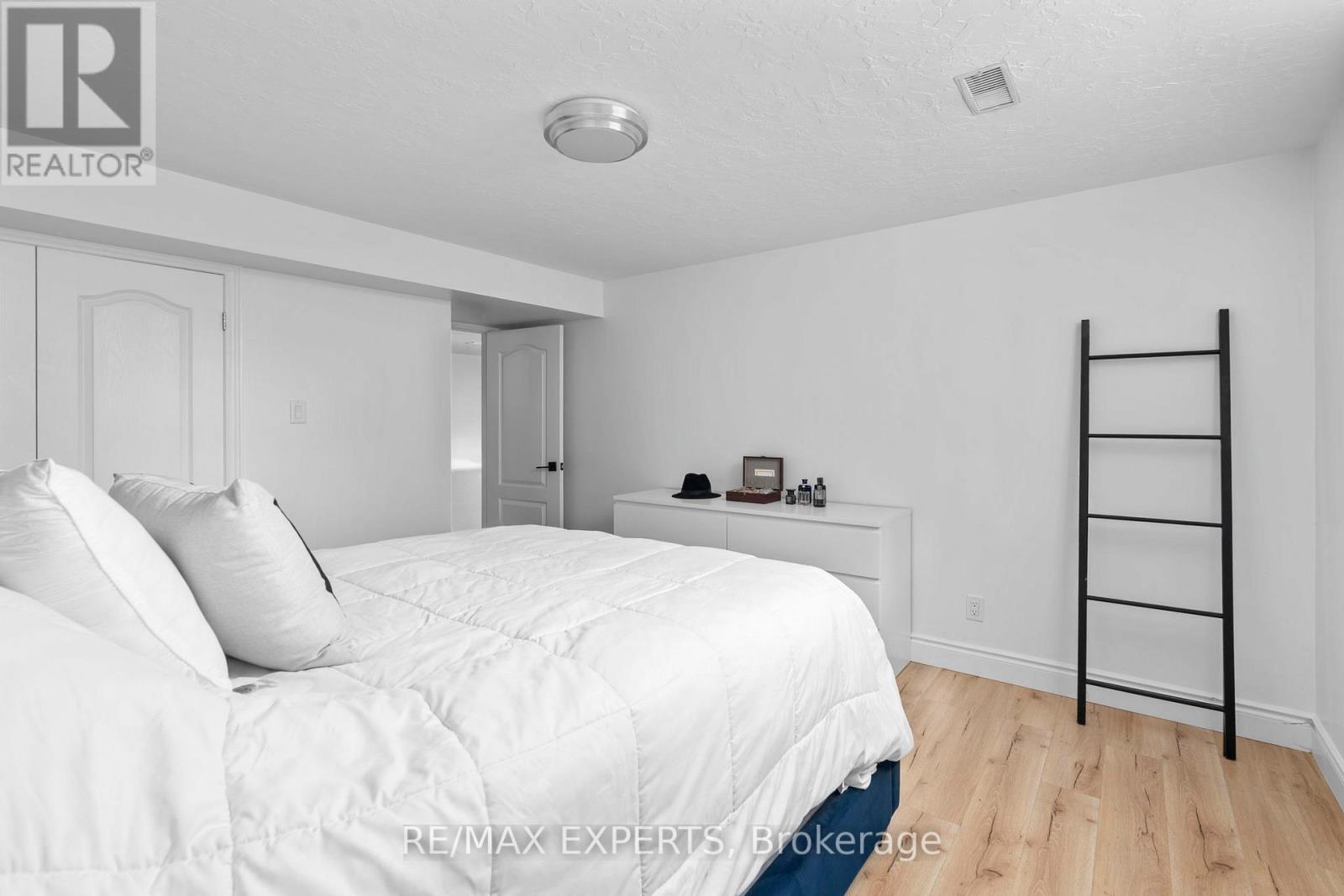 14 Henry Street, Essa (Thornton), Ontario  L0L 2N0 - Photo 47 - N12600882