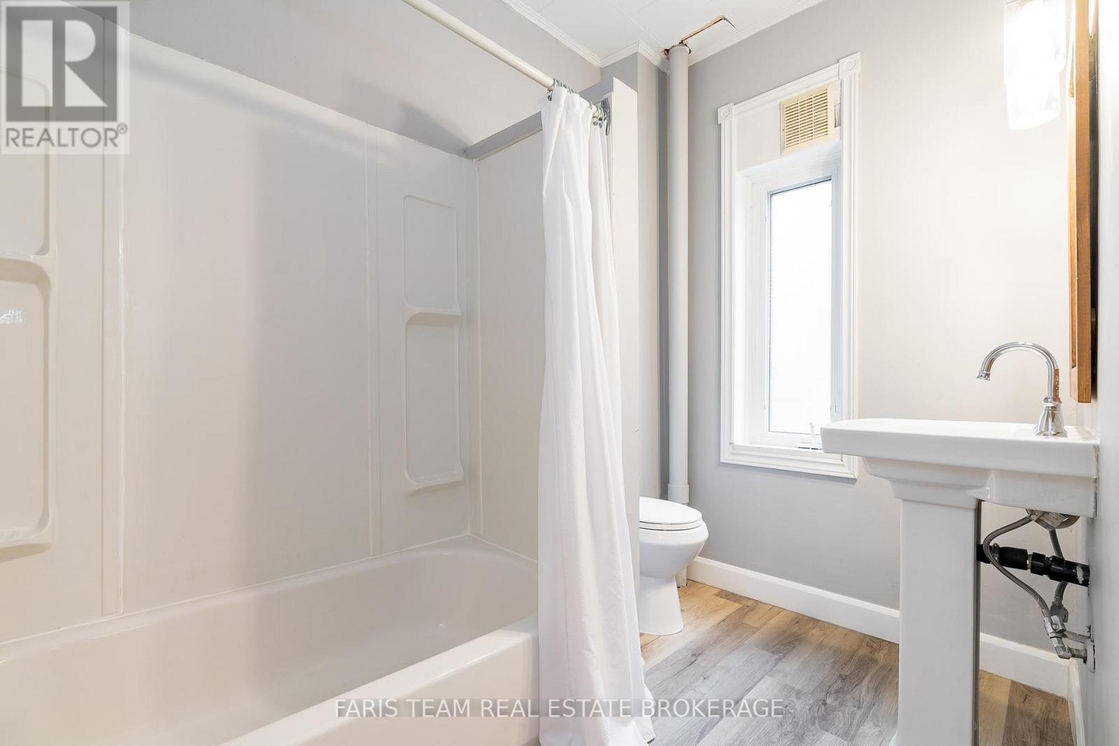 3 John Drive, Innisfil, Ontario  L0L 1L0 - Photo 18 - N12600938