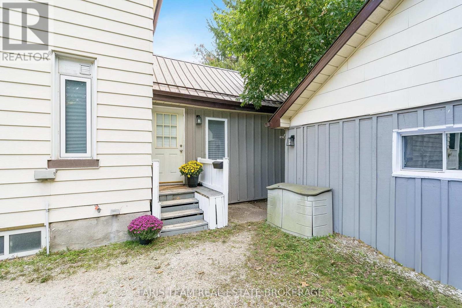 3 John Drive, Innisfil, Ontario  L0L 1L0 - Photo 3 - N12600938