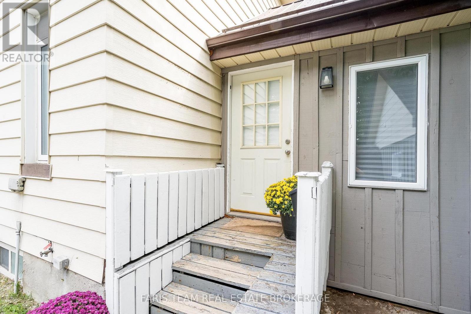 3 John Drive, Innisfil, Ontario  L0L 1L0 - Photo 4 - N12600938