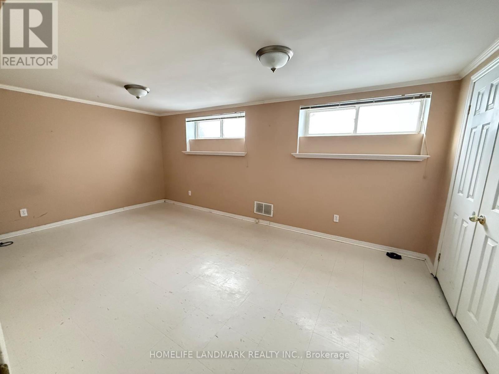 157 Sussex Avenue, Richmond Hill, Ontario  L4C 2E9 - Photo 10 - N12600942