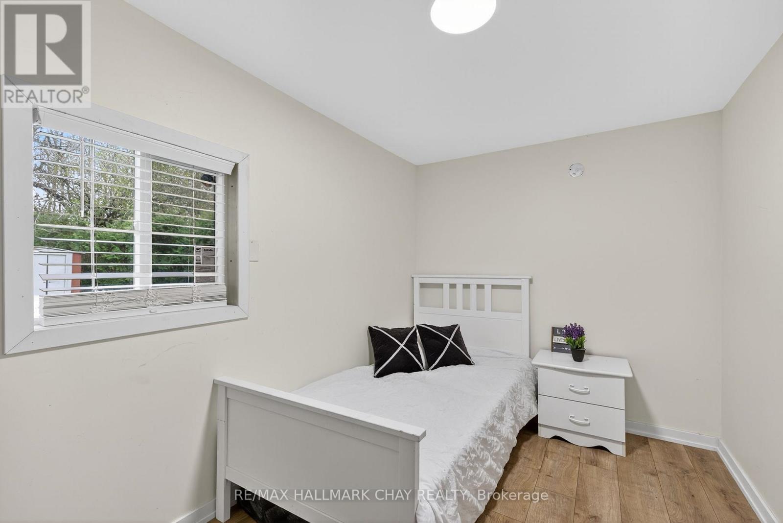 77 Blue Heron Drive, Georgina, Ontario  L0E 1N0 - Photo 11 - N12600946