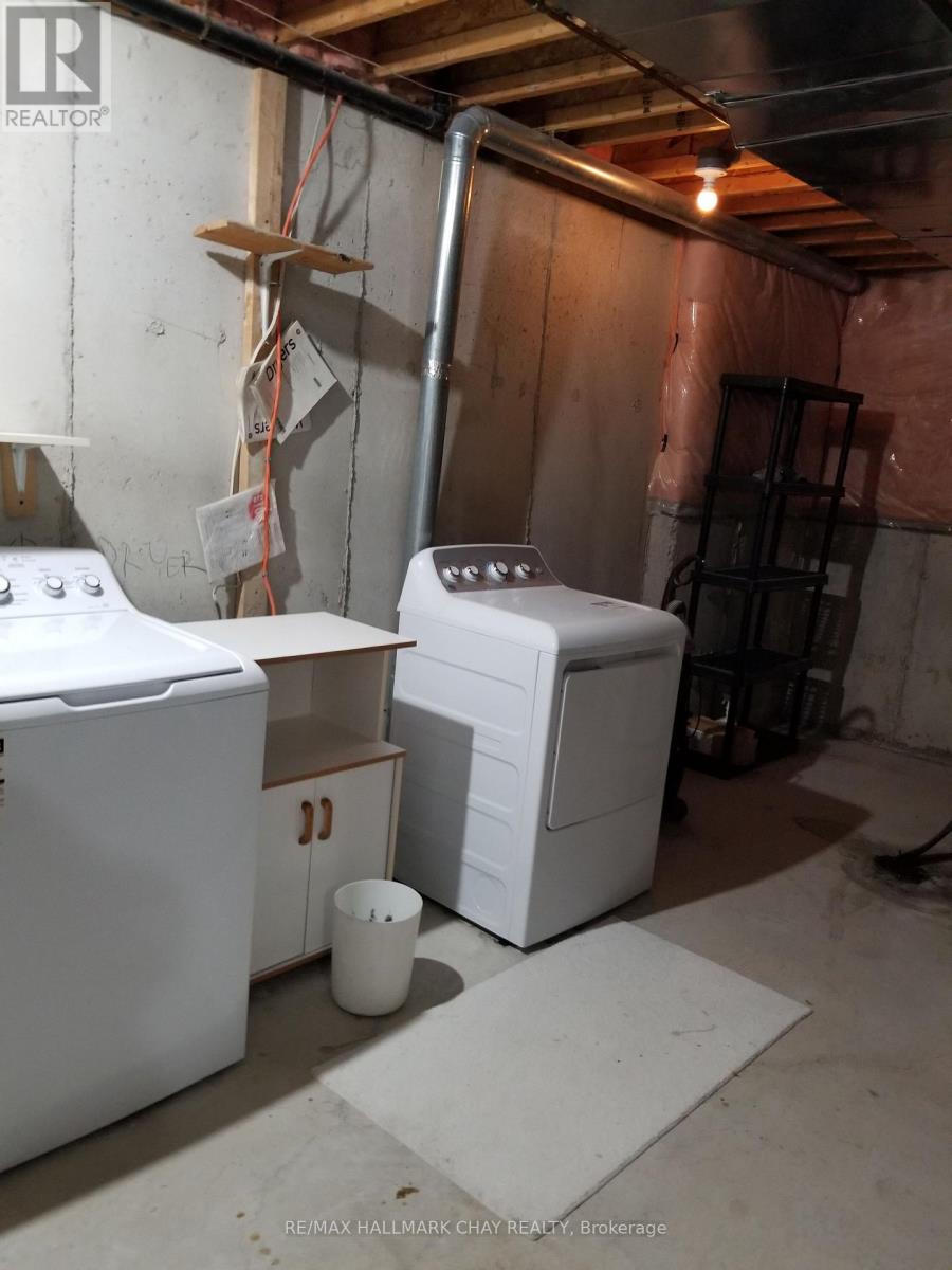 12 Marshview Avenue, Aurora, Ontario  L4G 7W2 - Photo 2 - N12600994