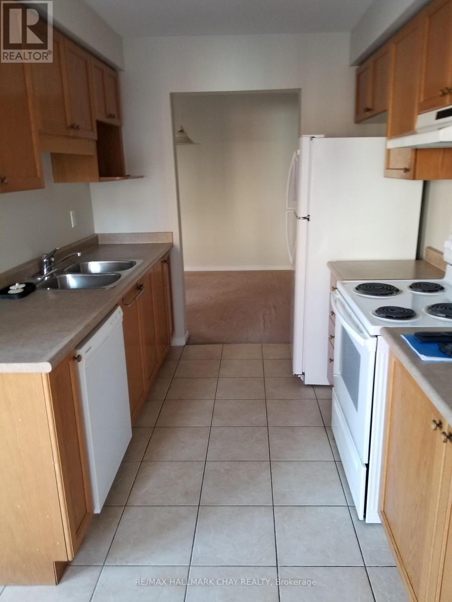 12 Marshview Avenue, Aurora, Ontario  L4G 7W2 - Photo 6 - N12600994